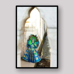 Blue Figurine Niche