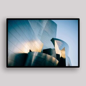 Reflective Steel Curves